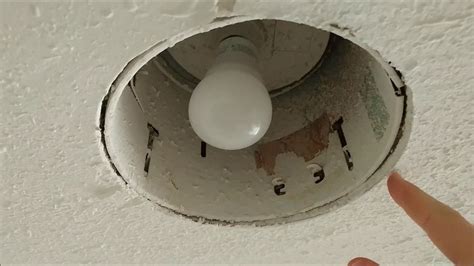 replacement recessed ceiling light socket